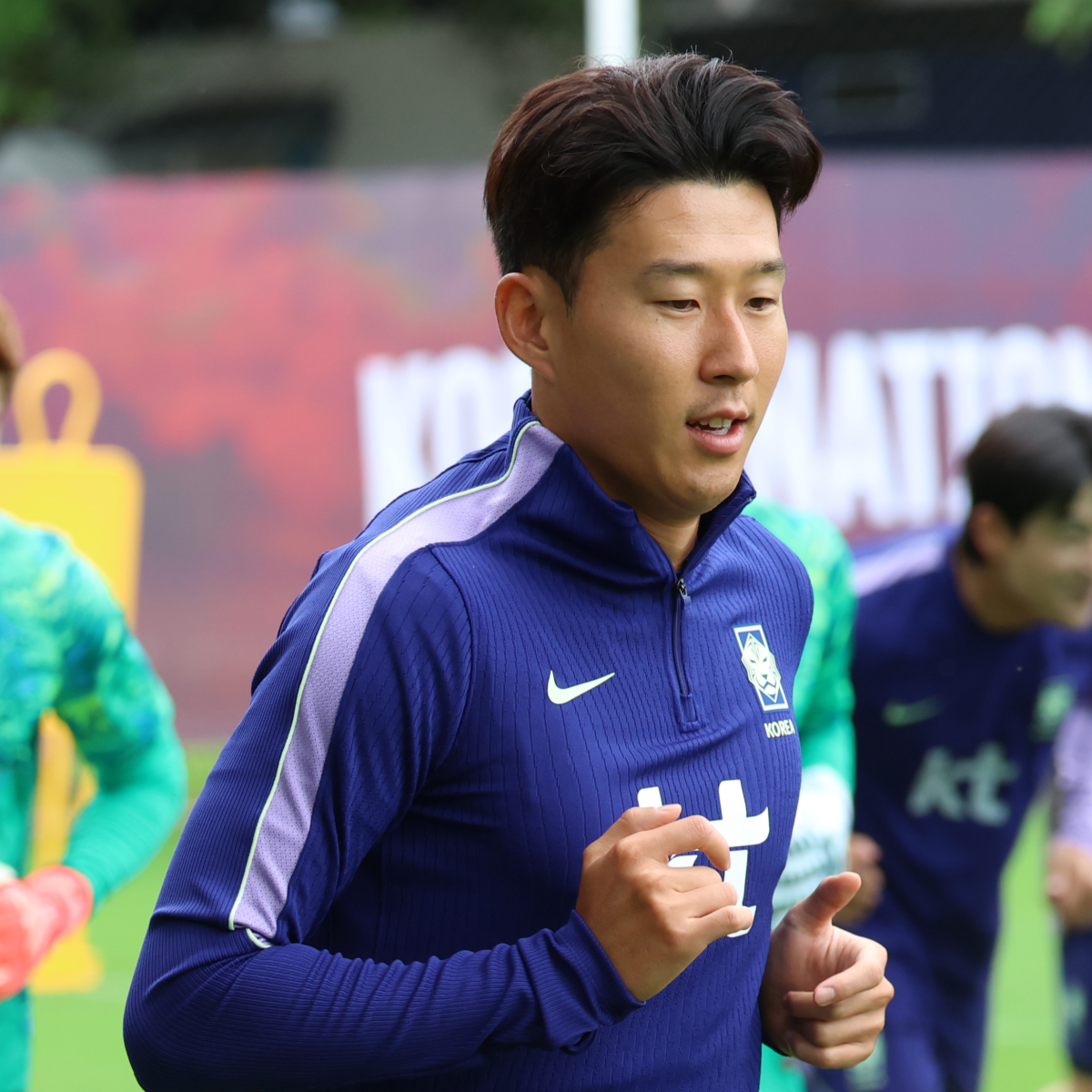 축구 국가대표팀 손흥민이 15일(한국시간) 2026 북중미월드컵 멕시코전을 앞두고 할리스코주 과달라하라 인근 사포판에 위치한 치바스 바예 베르데에서 훈련하고 있다. 2026.6.15 사포판 뉴시스