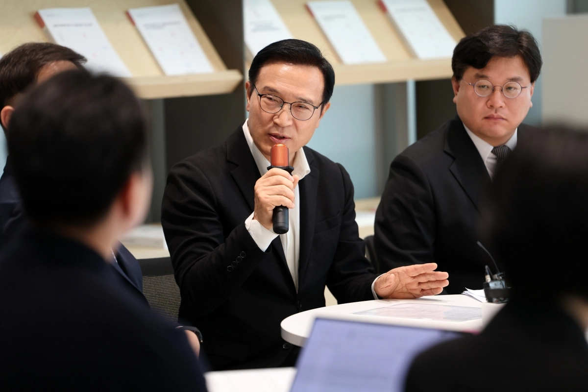 임태희 경기도교육감이 16일 6·3 지방선거와 관련한 의혹 진상규명을 위한 기자회견에서 발언하고 있다. 경기도교육청 제공