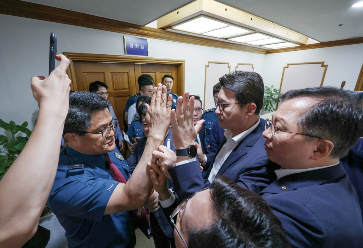 국민의힘, 서울경찰청 항의 방문