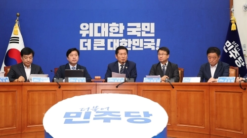 정청래 더불어민주당 대표가 15일 여의도 국회에서 열린 최고위원회의에서 발언하고 있다. 2026.06.15. 뉴시스