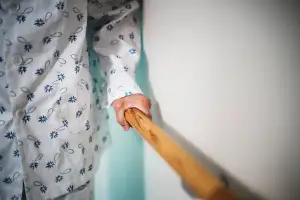 thumbnail - “돈 어디다 썼어?” 질문에…투병 중인 남편 신고하고 집에서 쫓아낸 아내 thumbnail - “돈 어디다 썼어?” 질문에…투병 중인 남편 신고하고 집에서 쫓아낸 아내
