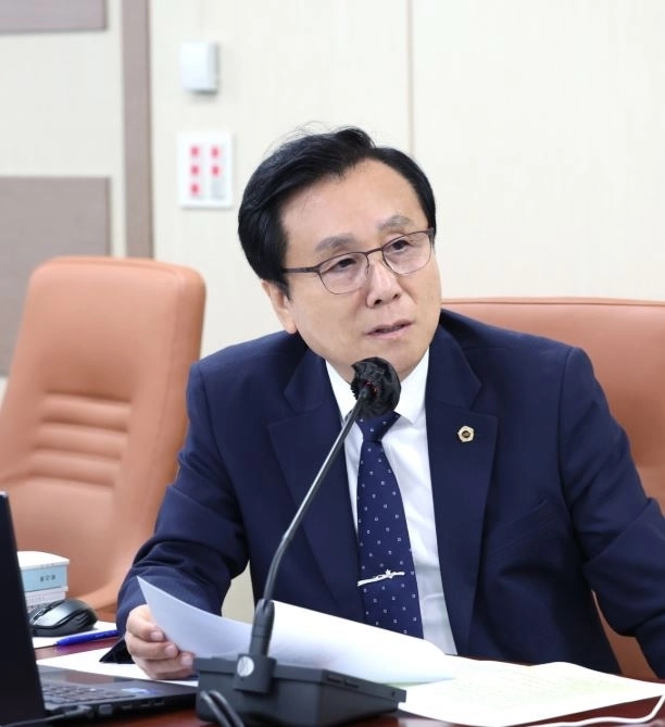 제336회 정례회 보건복지위원회 상임위 회의에서 질의하고 있다. 서울시의회 제공