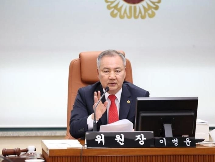 이병윤 서울시의회 교통위원장. 서울시의회 제공