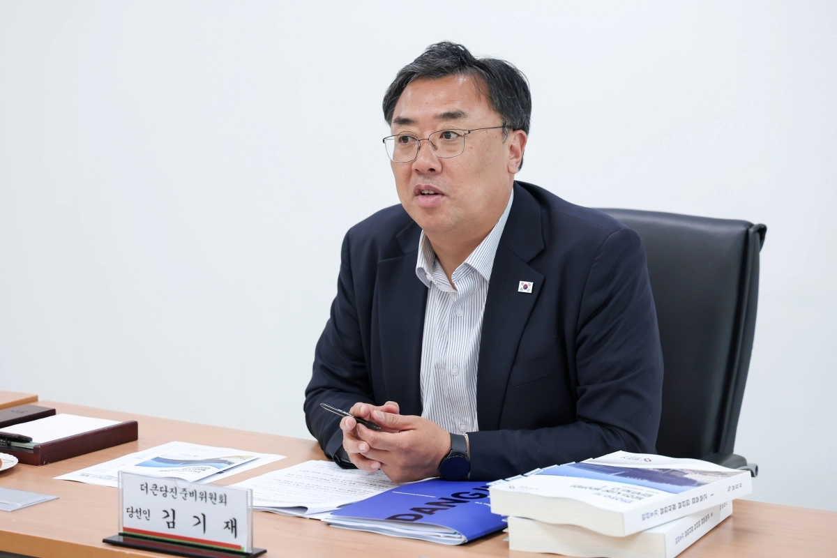 김기재 충남 당진시장 당선인이 업무보고 청취 후 지시사항을 전달하고 있다. 시 제공