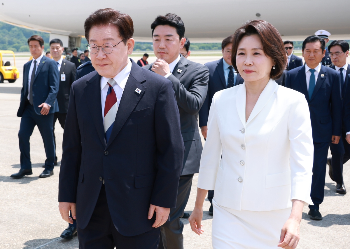 이 대통령, G7ㆍ유럽순방 마치고 귀국