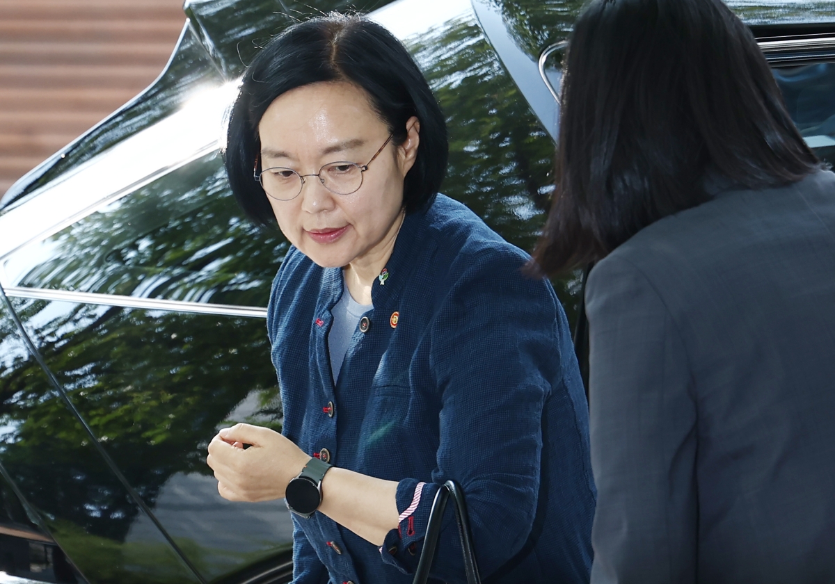 출근하는 한성숙 총리 후보자