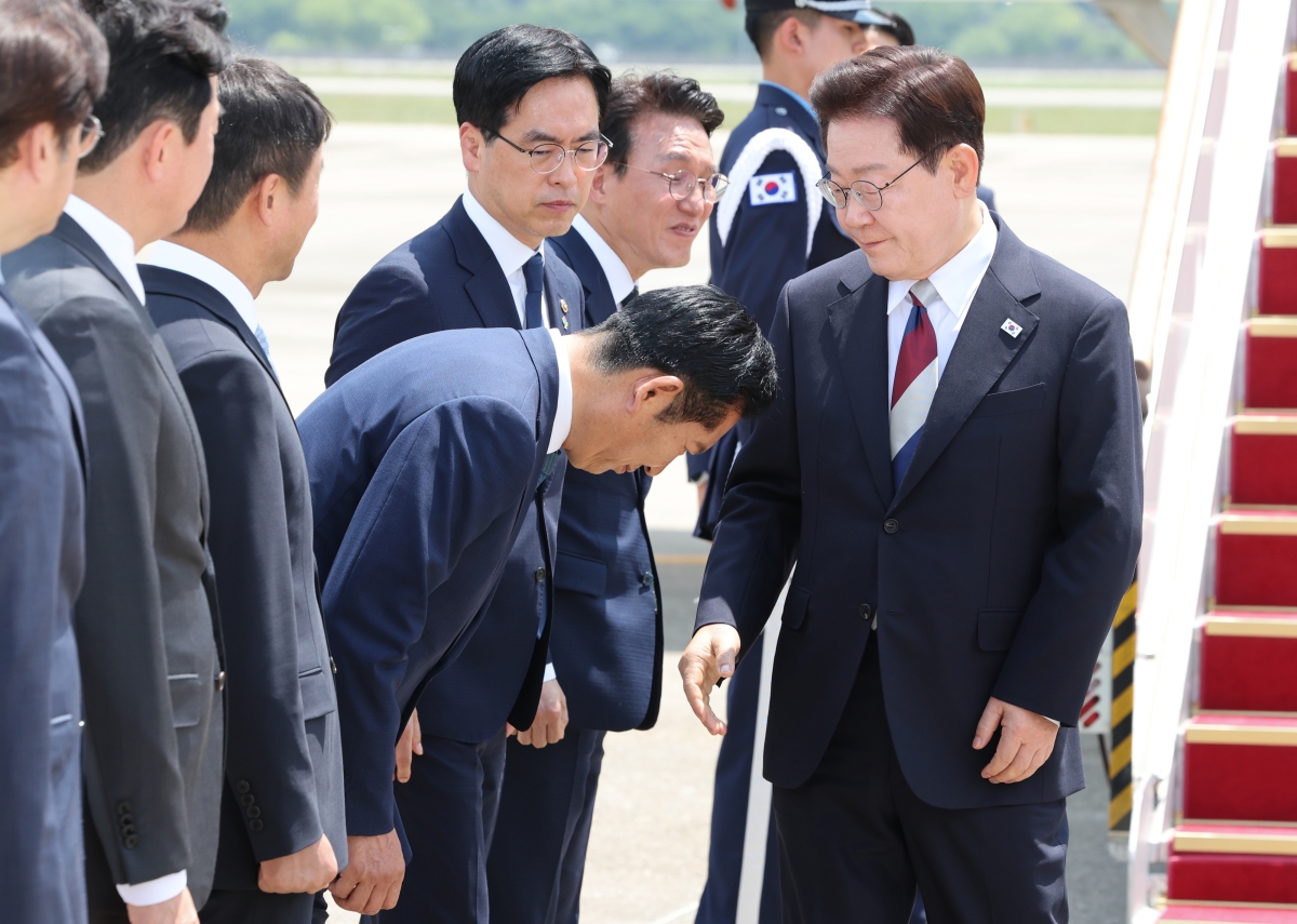 정청래 90도 인사