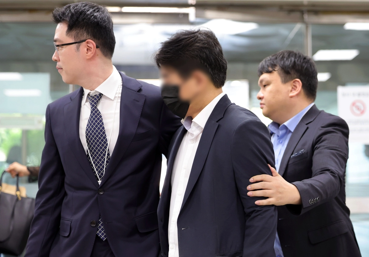 ‘관저 이전 봐주기 감사’ 감사원 3급 공무원, 영장실질심사 출석