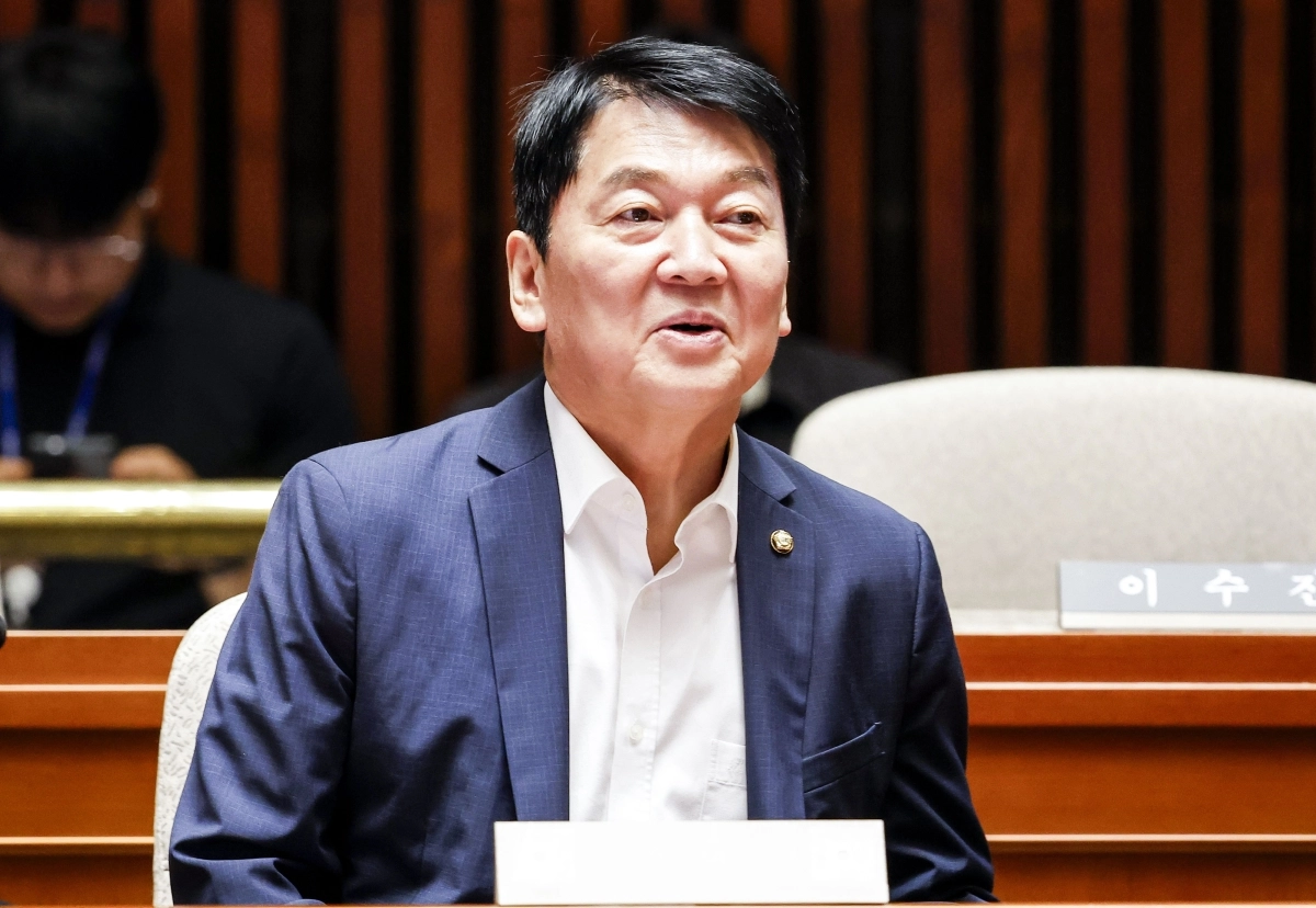 의총 참석하는 안철수