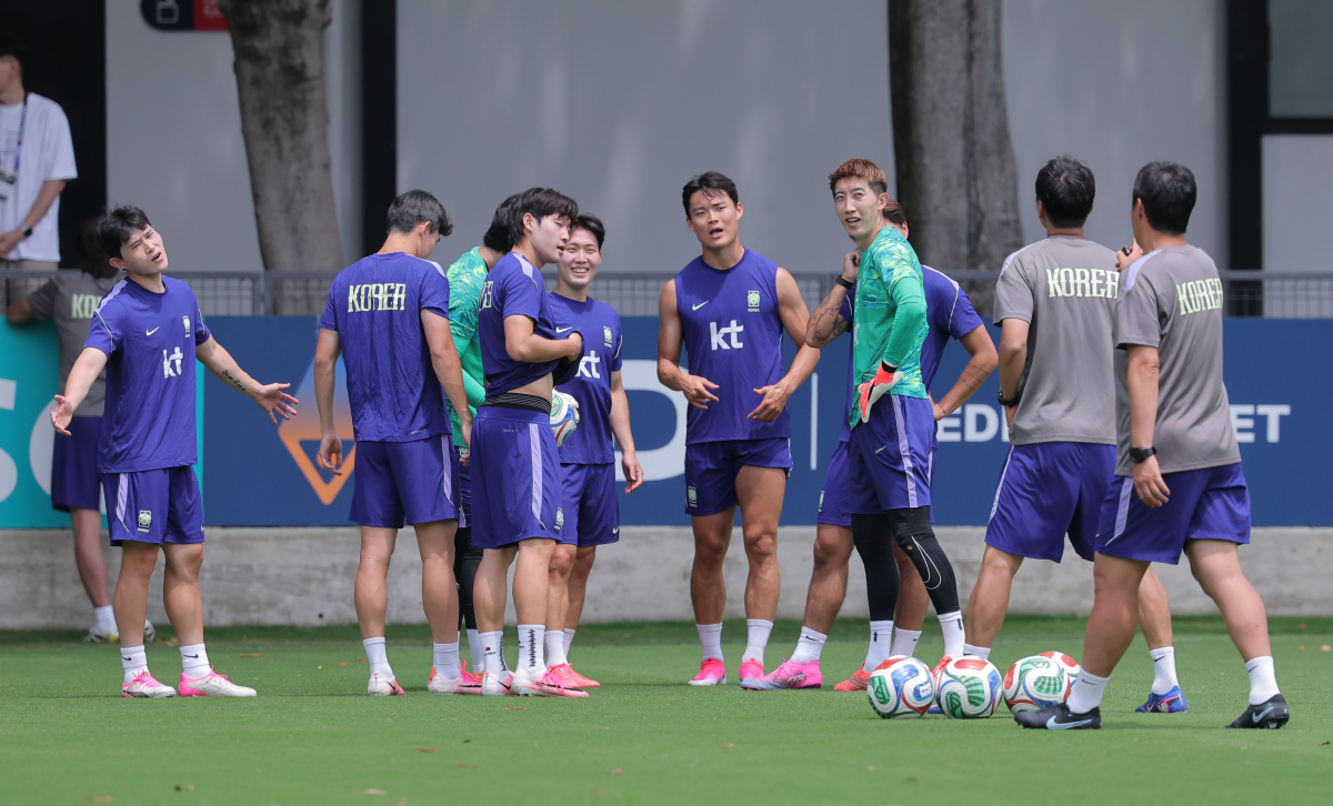 멕시코와 2026 북중미 월드컵 A조 조별리그 2차전을 치른 한국 축구 국가대표팀 선수들이 19일(현지시간) 멕시코 과달라하라 인근 사포판의 치바스 베르데 바예에서 훈련하고 있다. 2026.6.20 사포판 연합뉴스