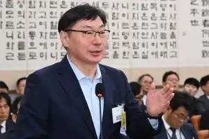 ‘연어 술파티’ 사실 아니다 … 법원 첫 판단 나왔다