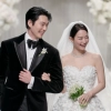 thumbnail - ‘김우빈 아내’ 신민아, 신혼 6개월만 “결혼 늦게 해야” 무슨 일?