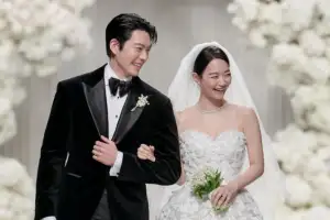 thumbnail - ‘김우빈 아내’ 신민아, 신혼 6개월만 “결혼 늦게 해야” 무슨 일?