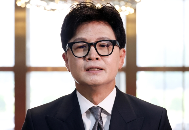 한동훈 “2030 대선 출마, 국민이 나를 필요로 하느냐에…장동혁은 정통성 이미 상실”