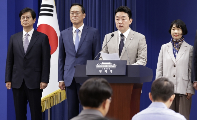 강성 지지층 반발 의식했나…한찬식 민정수석 엄호 나선 與