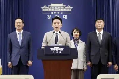 李대통령, 청와대 개편… 홍보수석 성기홍·민정수석 한찬식·사회수석 김경자