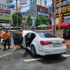 부산서 70대 운전하던 승용차 보행자 덮쳐 2명 사망