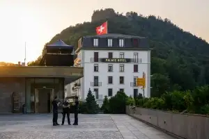 美·이란, 스위스서 대면 담판 시작… 핵·레바논 문제 해법 모색