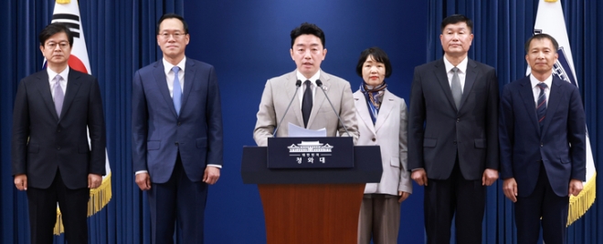 [사설] 집권 2년차 청와대 개편, 국민 체감할 국정 쇄신 계기 돼야