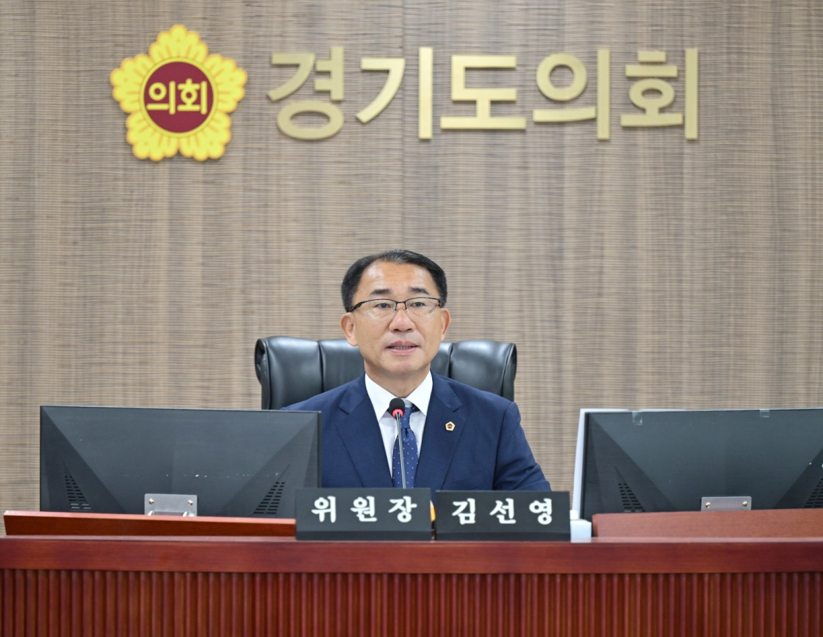 ▲ 김선영 경기도의회 예산결산특별위원회 부위원장이 제391회 정례회 결산심의에서 경기도청 축산동물복지국 등을 대상으로 질의를 이어가고 있다. (사진=경기도의회)