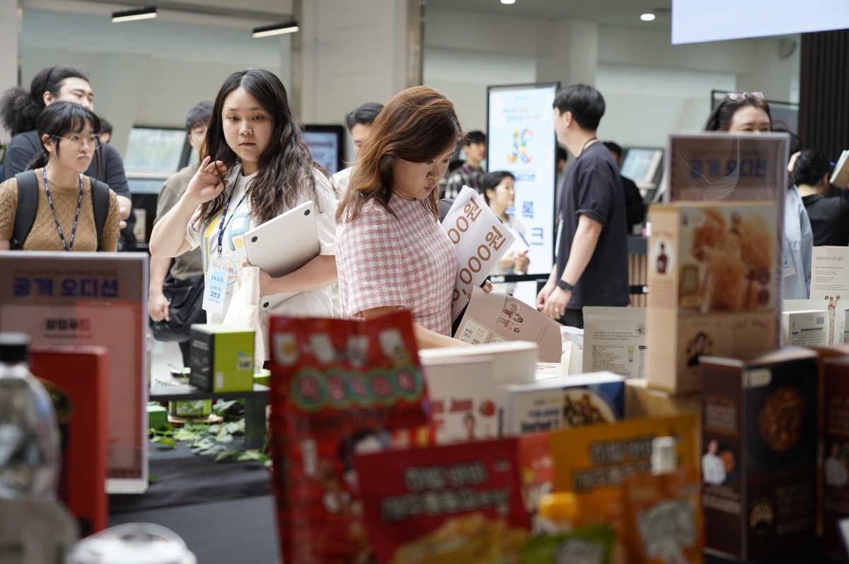 지난 16~17일 제주콘텐츠진흥원 비인(Be IN) 공연장에서 열린 ‘2026 THE 제주크리에이터’ 공개 오디션 현장 전시 모습. 제주도 제공