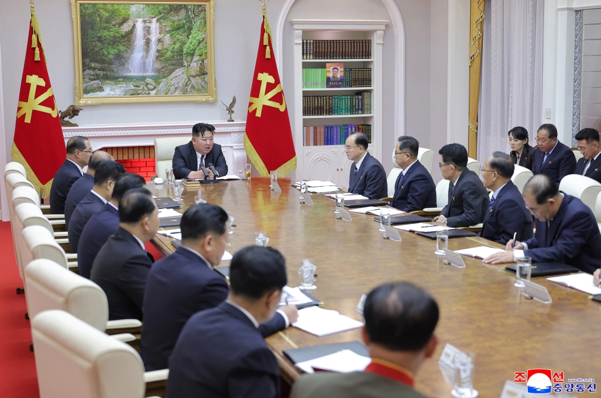 북한, 당 9기 2차 전원회의 확대회의 개최