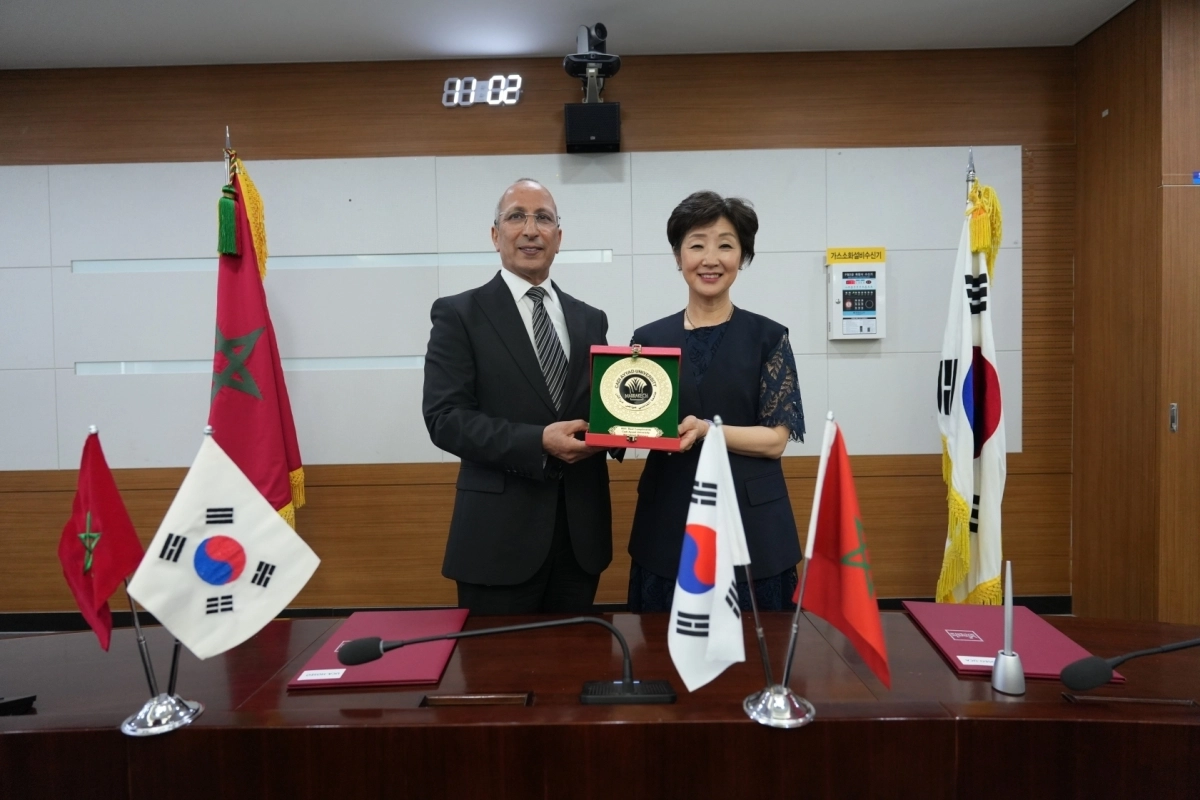 호서대와 모로코 UCA가 업무협약을 체결했다. 왼쪽부터 블라이드 부가디르 UCA 총장, 성은현 호서대 학사부총장. 호서대 제공