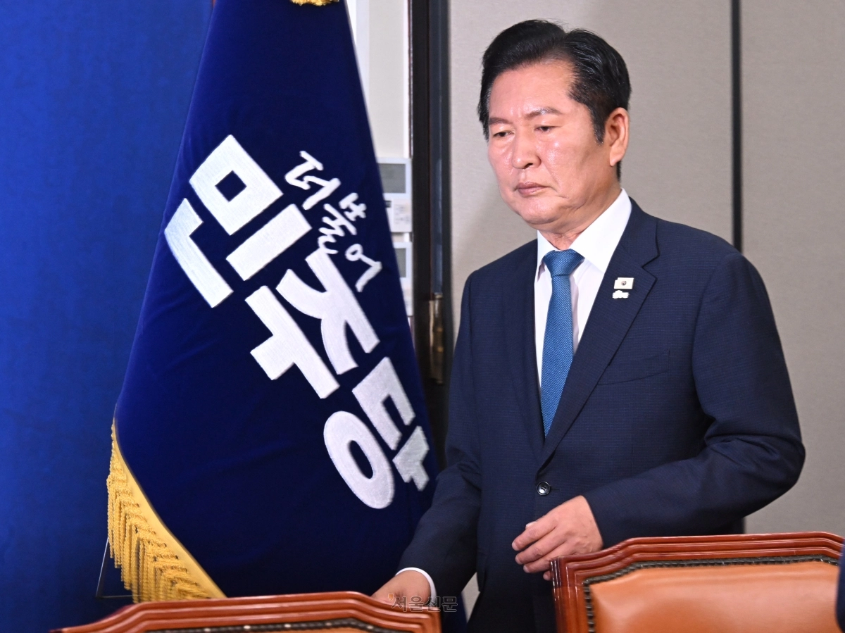 정청래 더불어민주당 대표가 24일 국회에서 열린 최고위원회에 참석 하고 있다.2026.6.24 안주영 전문기자