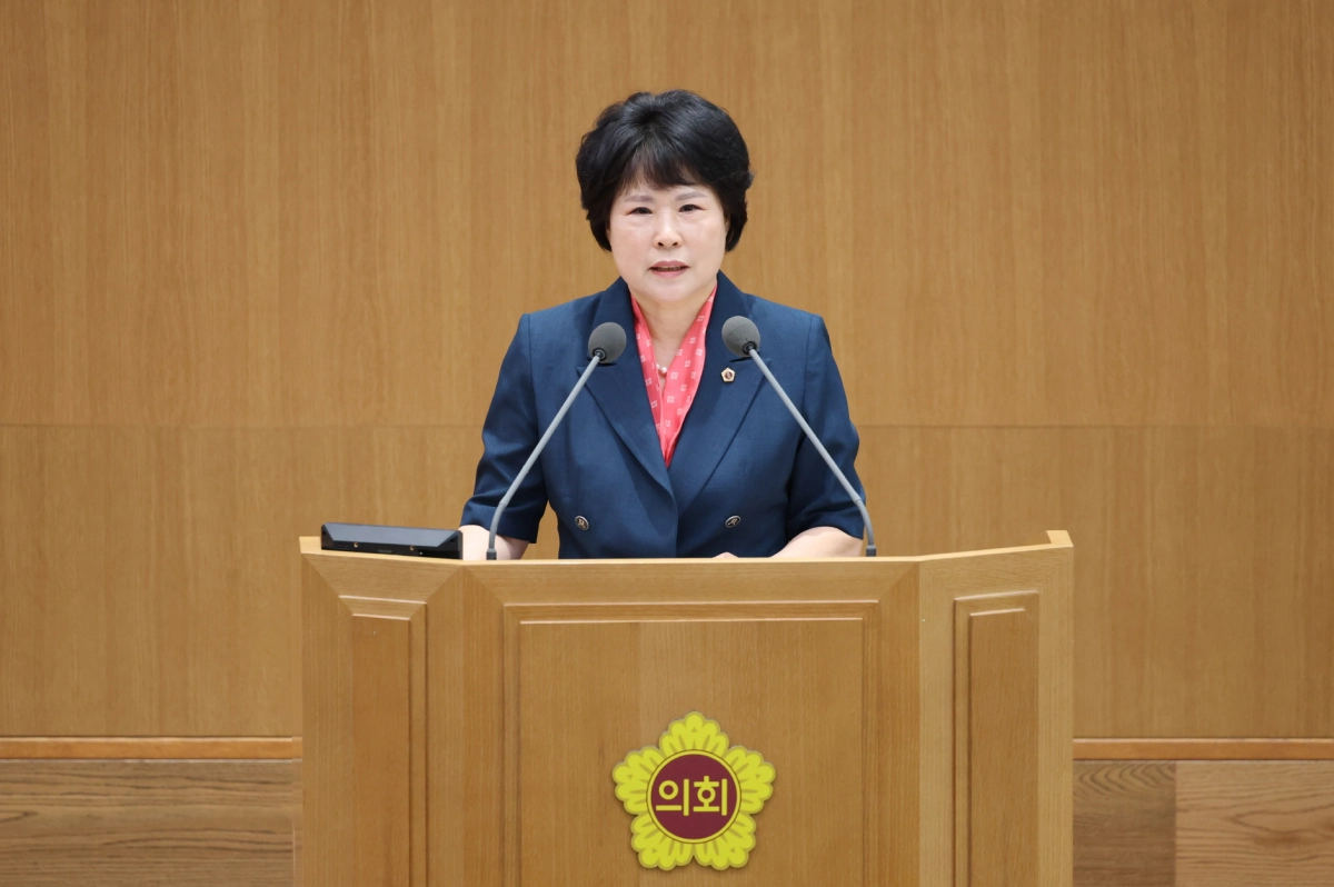 ▲ 서성란 의원이 제391회 정례회 제2차 본회의에서 경기도와 경기도교육청을 향해 선제적인 감염병 대응체계 점검을 촉구하는 5분 자유발언을 하고 있다.(사진=경기도의회)