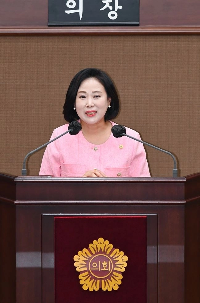 지난 24일 열린 제336회 정례회 제2차 본회의에서 5분 자유발언을 하는 이새날 의원. 서울시의회 제공
