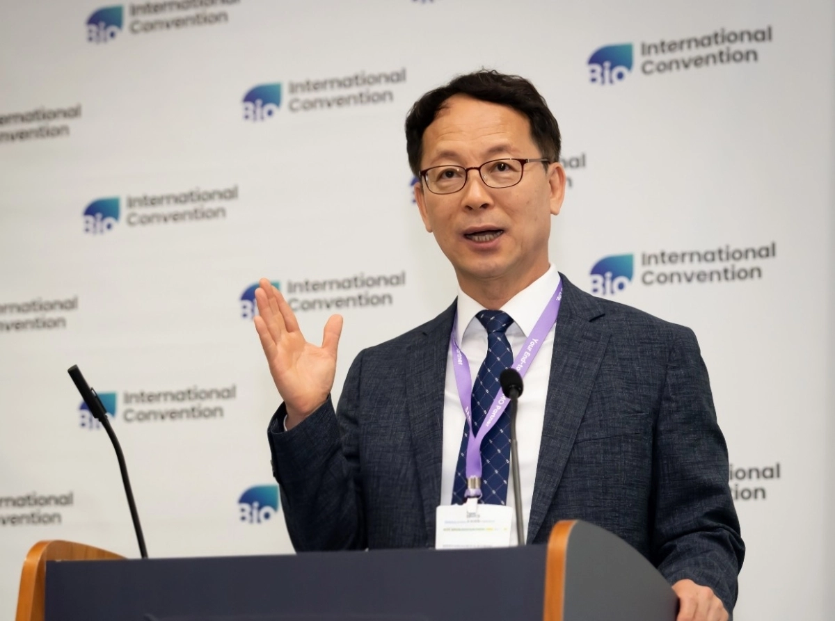 정형남 삼성바이오로직스 바이오연구소장(부사장)이 ‘2026 바이오 인터내셔널 컨벤션’(바이오USA)이 개최 중인 24일(현지시간) 미국 샌디에이고 컨벤션센터에서 진행된 간담회에서 자사 기술을 설명하고 있다. 삼성바이오로직스 제공