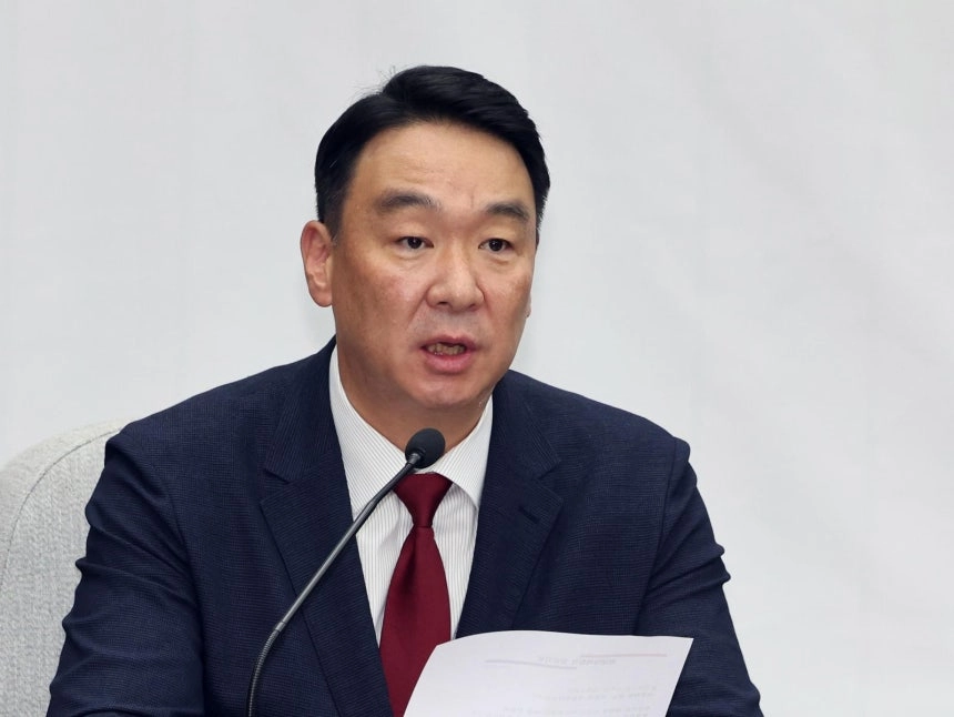정희용 국민의힘 사무총장이 26일 오후 서울 여의도 국회에서 열린 원내대책회의에서 모두발언을 하고 있다. 뉴스1