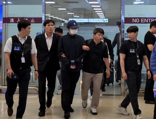 국내 최대 만화 불법 복제 사이트 ‘마나토끼’ 운영자 구속