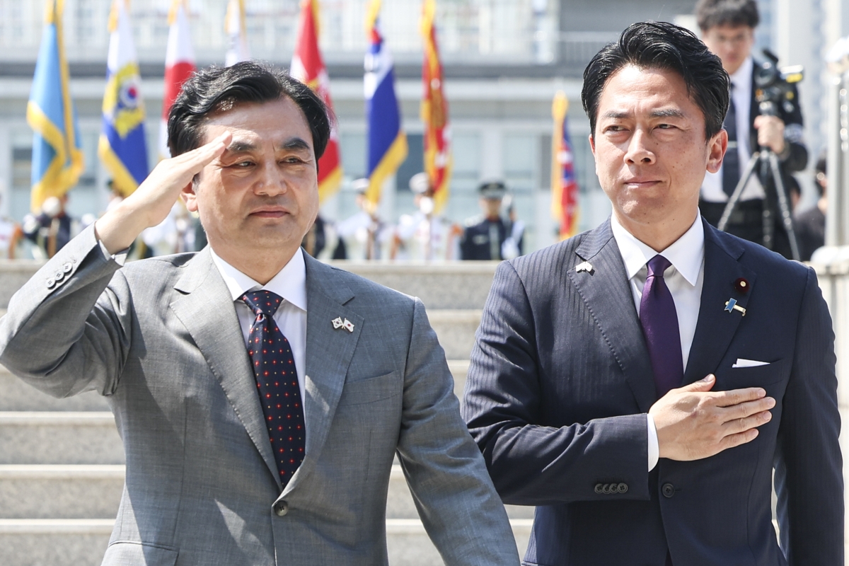 이동하는 한일 국방장관
