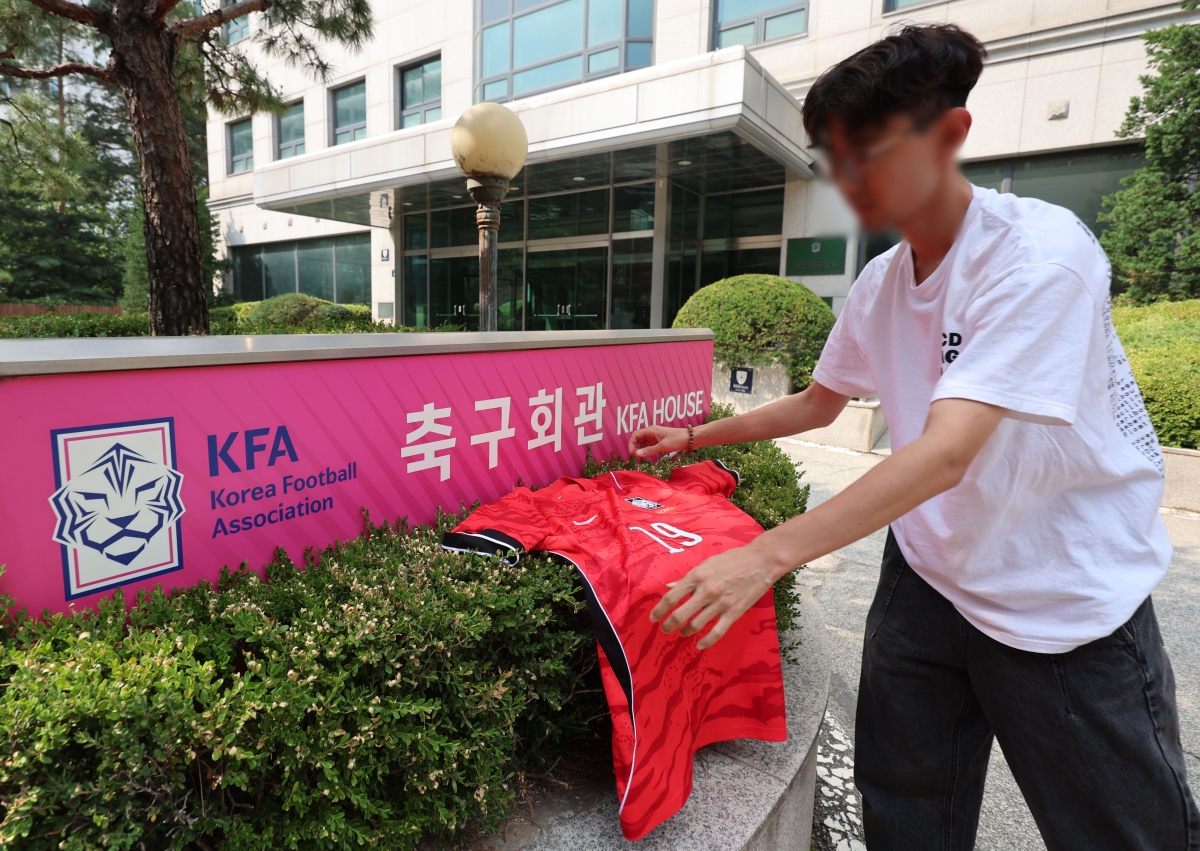 ‘한국축구는 죽었다’
