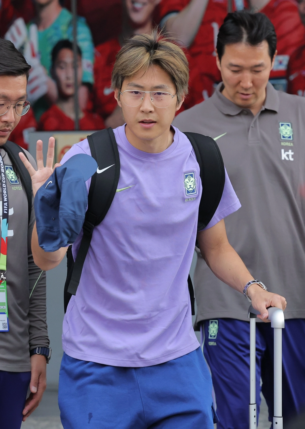 숙소 나서는 이강인