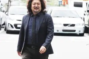 thumbnail - 시민단체, ‘李정부 코어 지지층 이탈’ 주장한 김어준 고발