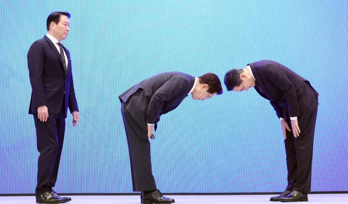 인사하는 이재명 대통령