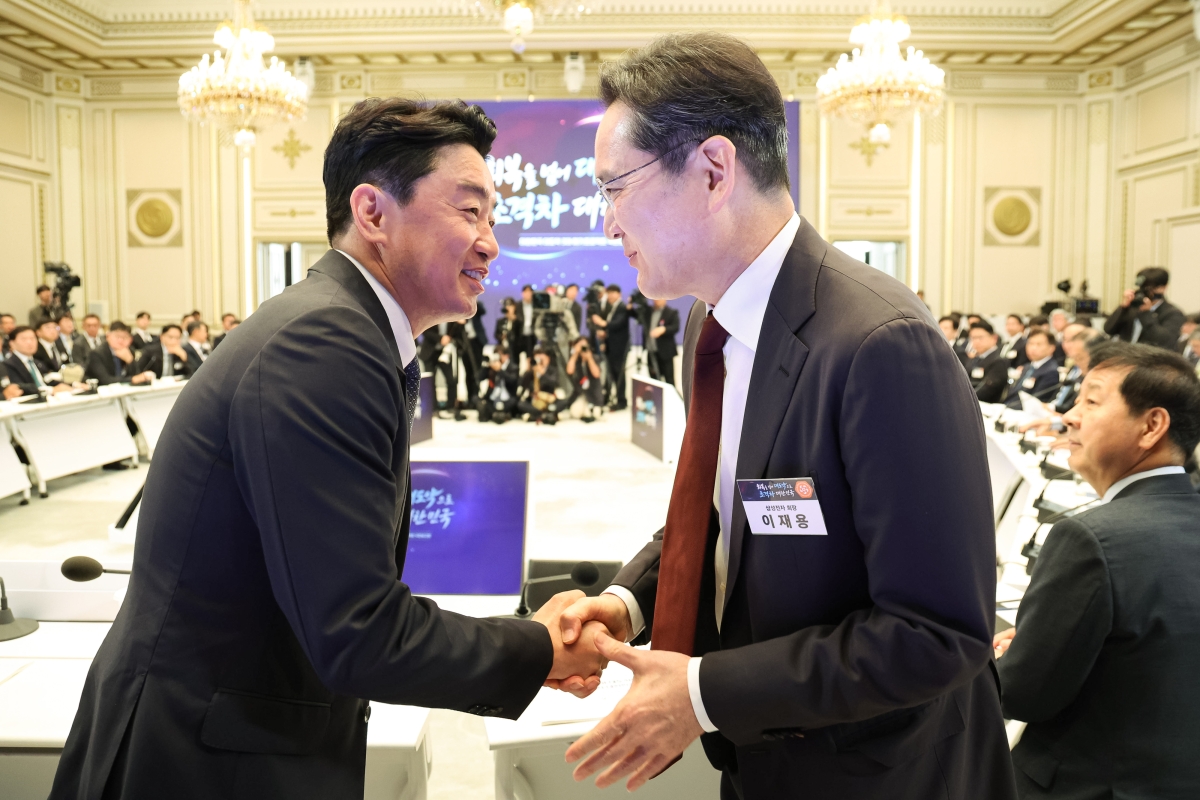 강훈식 비서실장과 이재용 회장