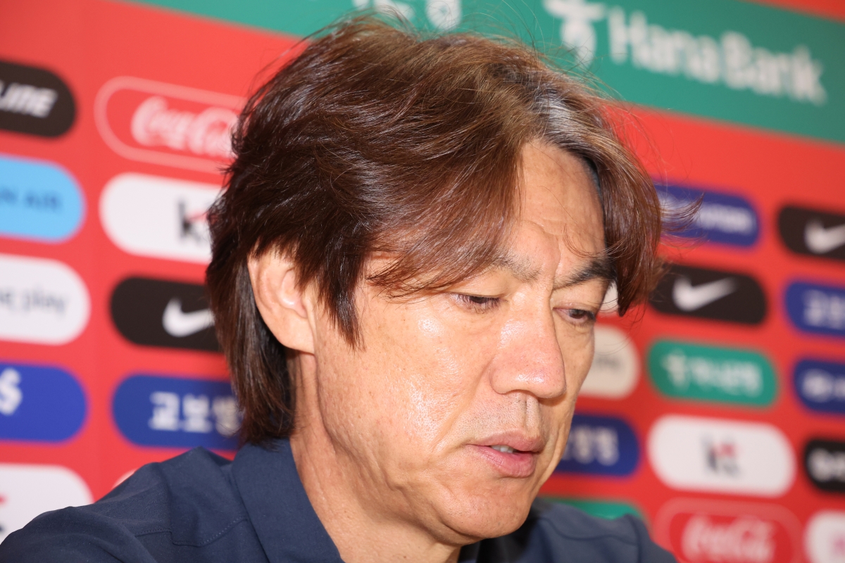 2026 북중미 월드컵에서 32강 진출에 실패한 축구 국가대표팀의 홍명보 감독이 28일(현지시간) 멕시코 사포판 치바스 바예 베르데에서 기자회견을 하며 사퇴 의사를 밝히고 있다. 2026.6.29 뉴시스