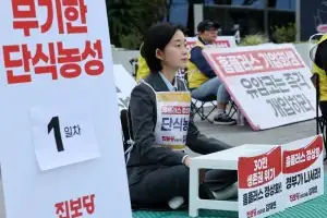 10만명 목줄 쥔 홈플러스…범여권 “정부가 정상화에 적극 나서야”
