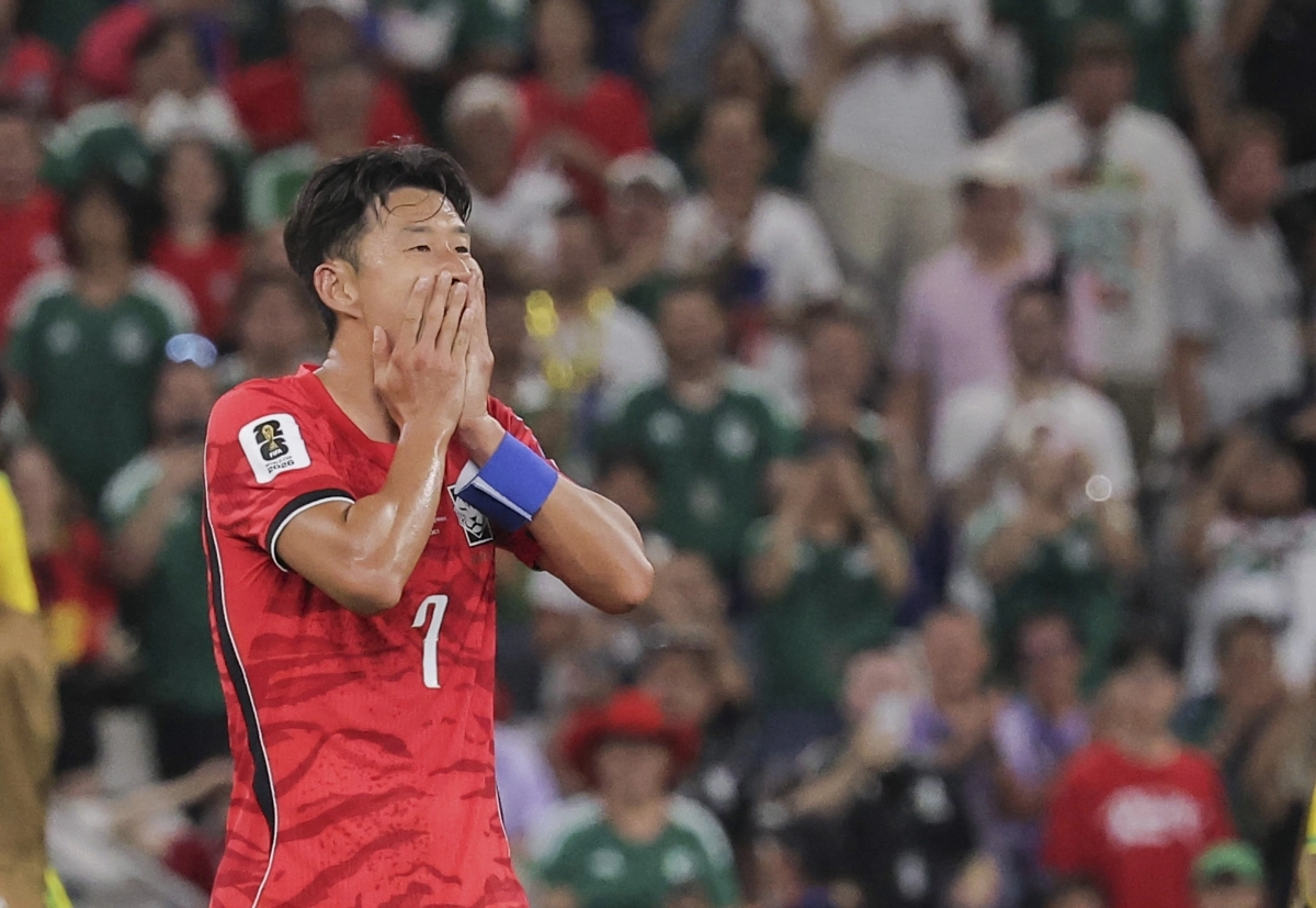 지난 24일(현지시간) 멕시코 몬테레이 스타디움에서 열린 2026 북중미 월드컵 A조 3차전 한국과 남아프리카공화국의 경기에서 손흥민이 남아공에 0-1로 패한 뒤 아쉬워 하고 있다.  2026.6.25. 연합뉴스
