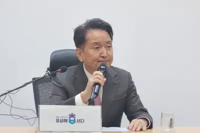 지방선거 낙선 김영환 충북지사 이임식날 압수수색 당해
