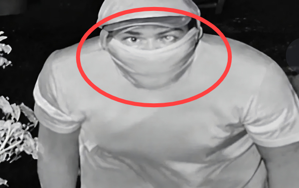 ‘미궁’ 통영 살인사건…무섭게 노려보는 용의자의 정체?