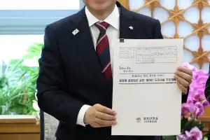 박수현 충남지사 1호 결재 ‘충효예 충청정신·통하는 도지사실’