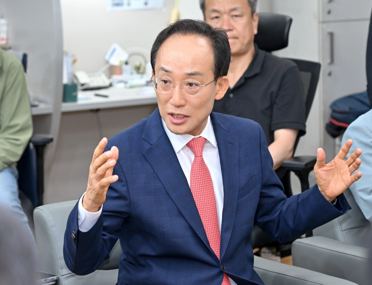 추경호 대구시장이 1일 대구시청 동인청사 기자실을 찾아 향후 시정 운영 방향에 대해 설명하고 있다. 대구시 제공