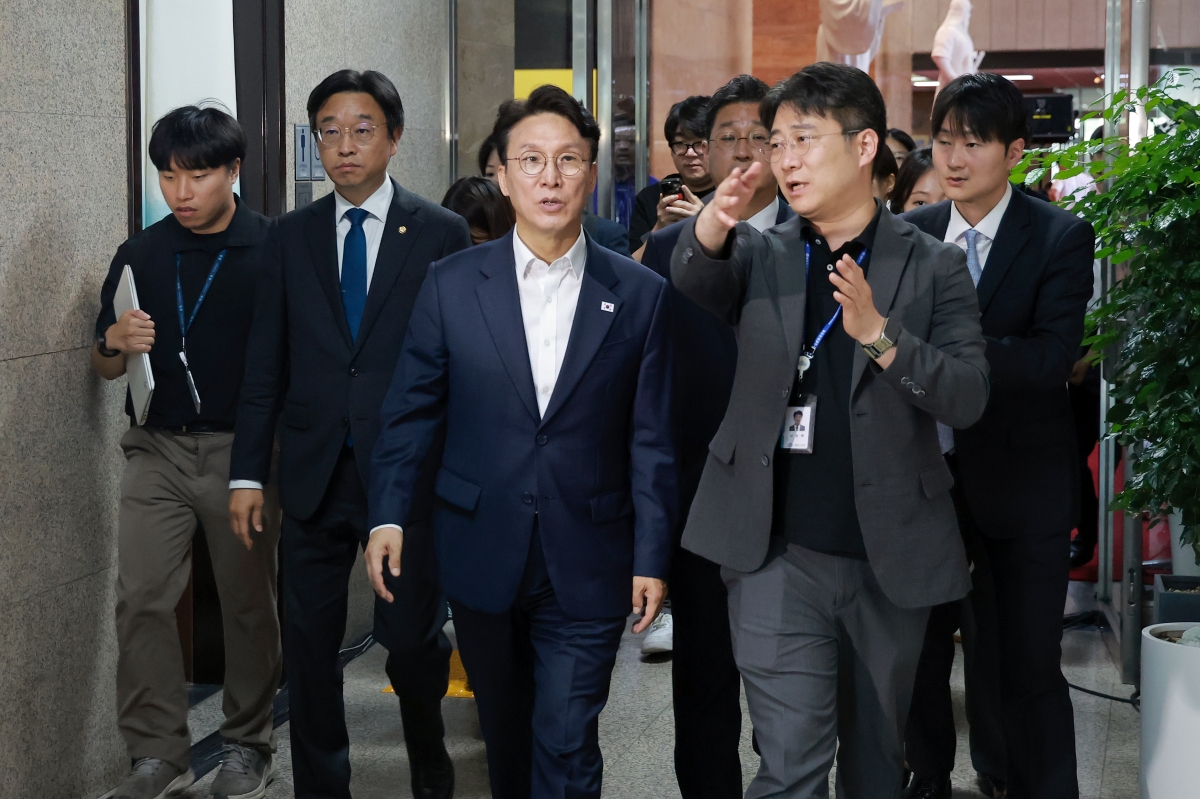 국회로 돌아온 김민석