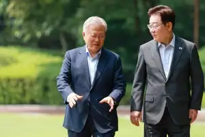 李-文 오찬에 野 “권력 재편 정치쇼”·“민주당 단합 회의”