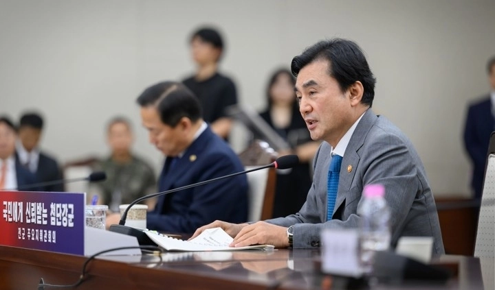 안규백 국방부 장관이 1일 서울 용산구 국방부 대회의실에서 열린 2026년 전반기 전군주요지휘관회의에서 발언하고 있다. 연합뉴스