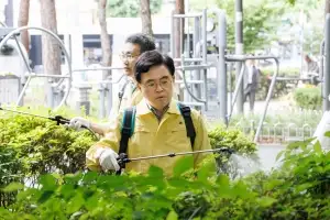 “구민 불편 줄인다”…‘민선 9기’ 진교훈 강서구청장, 러브버그 방역